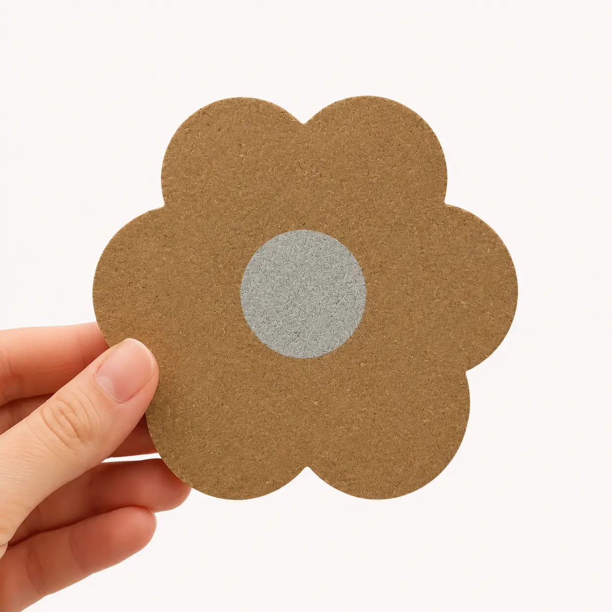 2026/05/1000634148.png Posavasos de Corcho en Forma de Flor centro blanco - Imagen 1