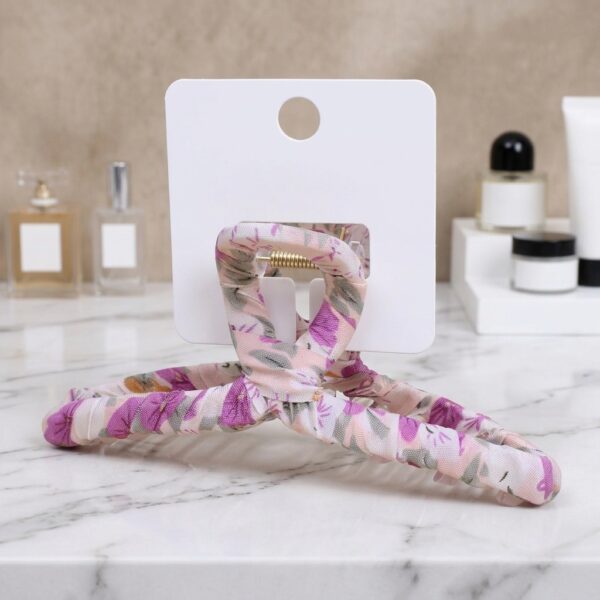 Pinza para Cabello Forrada en Tela – Estampado Floral Violeta