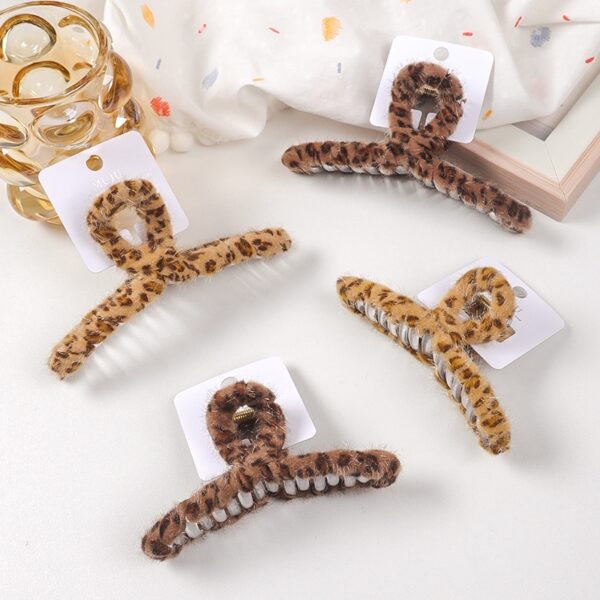 Pinza de Peluche para Cabello Estampado Leopardo (Leopard Hair Clip) 13cm