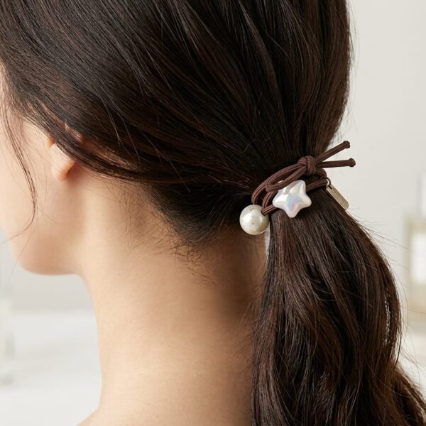 Coleta Elasticada para Cabello con Dije de Estrella Perlada y Esfera Elegante