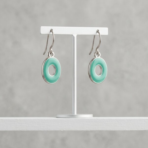Aretes Colgantes Ovalados Esmaltados en Verde Menta