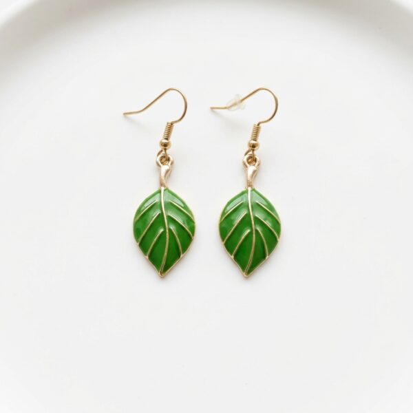Aretes Colgantes Hoja Verde en Aleación de Zinc