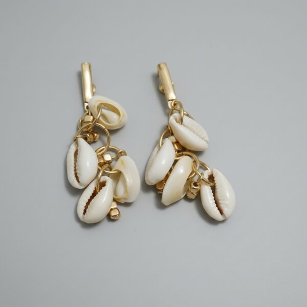 Aretes Colgantes Racimo de Conchas Genuinas de Agua Dulce