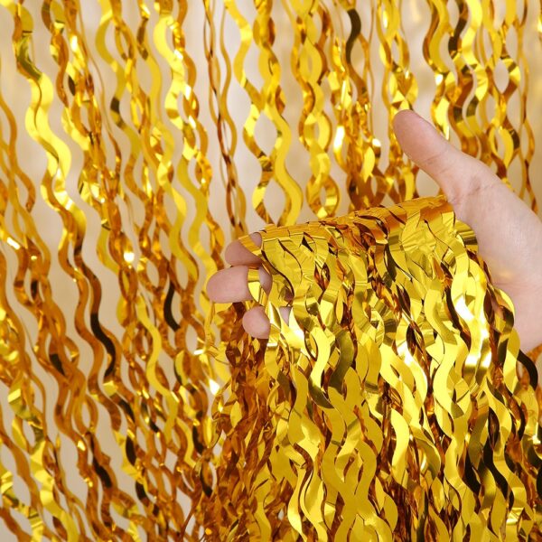 Cortina de Lluvia Metalizada Ondulada - Color Dorada para Decoración de Fiestas